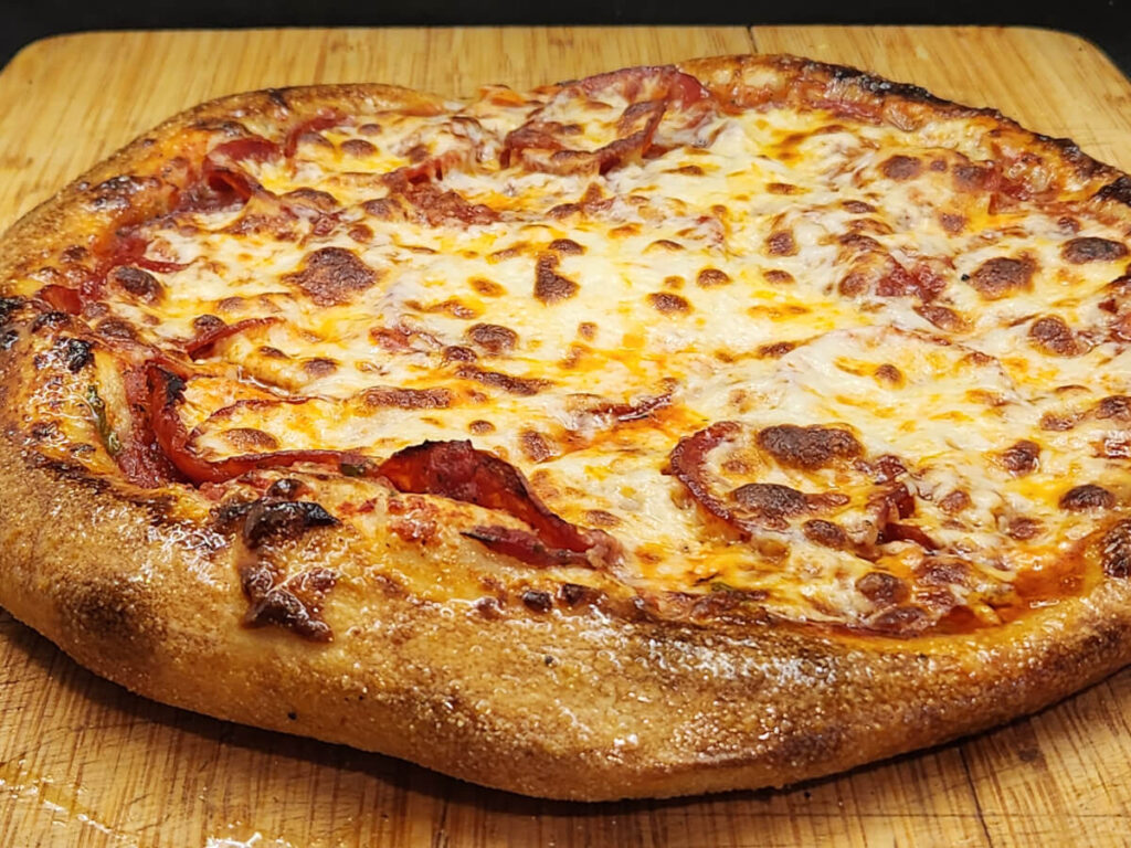 JAHZKITCHEN Pepperoni Pizza with Garlic Sauce Crust JAHZKITCHEN Pepperoni Pizza with Garlic Sauce Crust