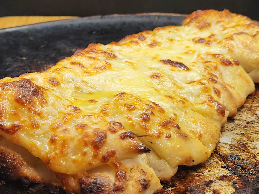 JAHZKITCHEN Twisty Sauce Stuffed Cheesy Bread